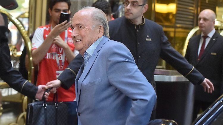 Blatter fühlt sich in Putins Russland sichtlich wohl.