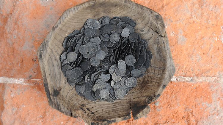 Laut Experten ist es der bisher größte Münzschatz des Spätmittelalters in Baden-Württemberg. (Symbolbild)