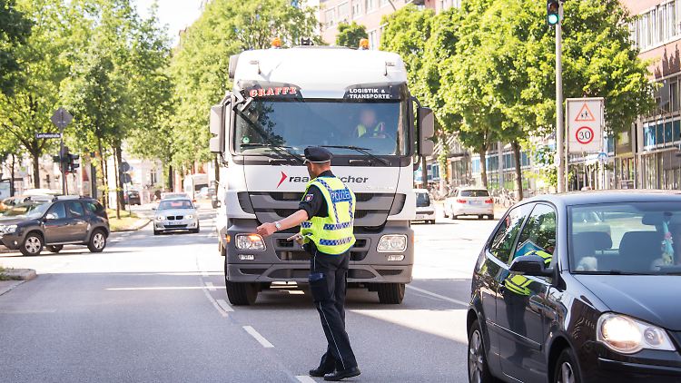 Mit einer Verwarnung kommen Fahrer alter Lkw in Zukunft nicht mehr davon.