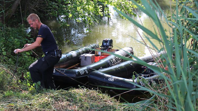 Die Polizei suchte nahe der Fahrtroute des verdächtigen Lastwagens nach der Vermissten, unter anderem entlang der Pegnitz.