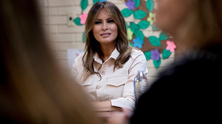 Melania Trump reiste nach McAllen in Texas und machte sich ein Bild von der Lage.
