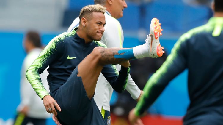 Die zweitwichtigste Nachricht des Tages in Brasilien: Neymars Haare sind kürzer.