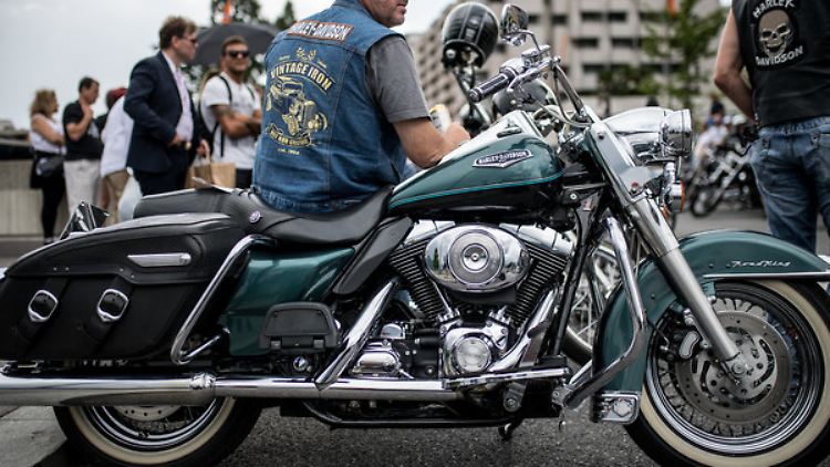 Schlechte Zeiten für Harley-Fahrer: Auf die Motorräder werden ab heute 25 Prozent mehr Zölle erhoben.
