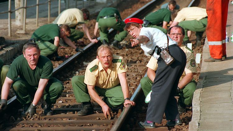 Was wirklich auf den Bahngleisen passierte, ist bis heute unklar. Bei der Beweissicherung gab es zahlreiche Pannen.