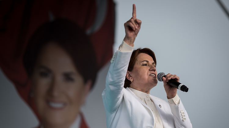 Aksener will unter anderem die vier Millionen syrischen Flüchtlinge zurückschicken.