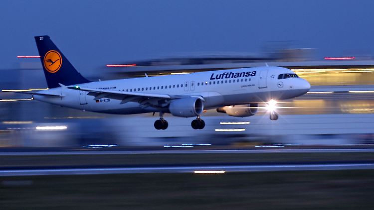 Die Stammgesellschaft Lufthansa hat nach eigenen Angaben im ersten Halbjahr bereits mehr Flüge gestrichen als im Gesamtjahr 2017.