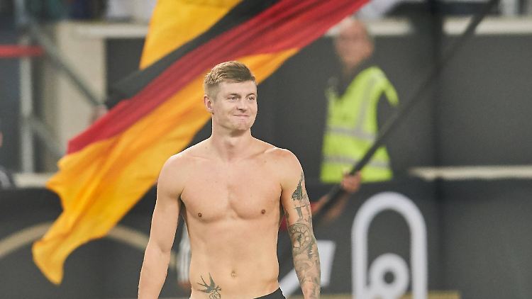 Könnte spätestens am Mittwoch allein des Wetters wegen den Drang verspüren, sich zu entkleiden: Toni Kroos.