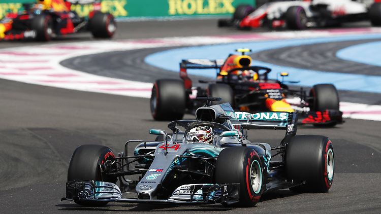 Hamilton behält die Nerven und übernimmt nach seinem Sieg in Le Castellet die Führung in der Gesamtwertung.