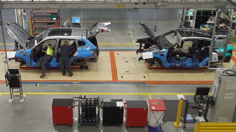 Als Folge eines Handelsstreits würden die Produkte teurer werden. Daimler hat bereits eine Gewinnwarnung auf US-Importautos herausgegeben.