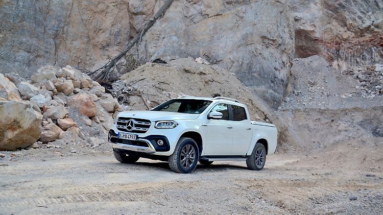 Hier ist die Mercedes X-Klasse zu Hause: im groben Geläuf.