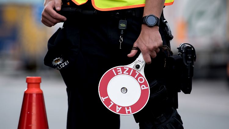 Bislang sind von der Regelung nur Ausländer betroffen, die an den Grenzübergängen zu Österreich kontrolliert werden.