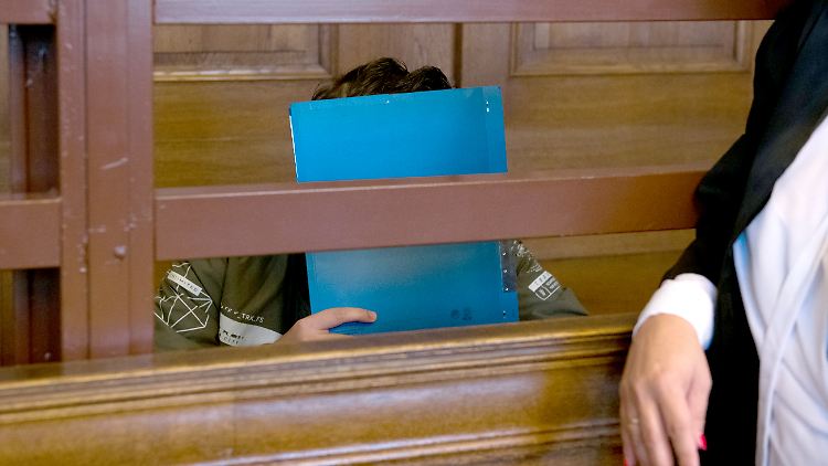 Der 19-Jährige bestritt antisemitische Motive.