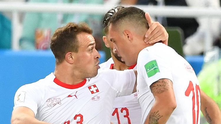 Xherdan Shaqiri und Granit Xhaka kommen mit einer Geldstrafe davon.