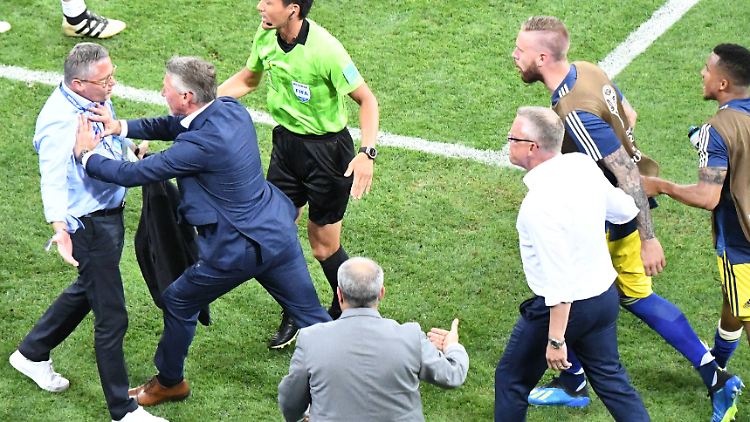 Nach dem Spiel gegen Schweden kochen die Emotionen hoch.