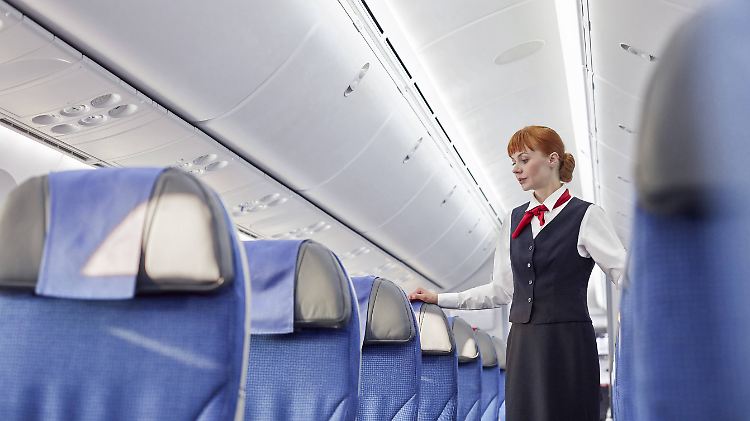 Flugbegleiterinnen entwickelten laut Studie besonders häufig Hautkrebs.