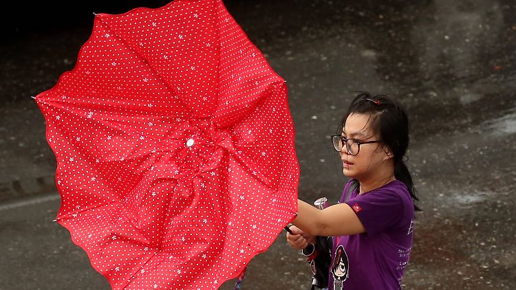 Im Schadensfall dürfen Versicherungen ihre Kunden nicht im Regen stehen lassen. Doch wer zu teuer kommt, muss sich eventuell irgendwann neuen Schutz suchen.
