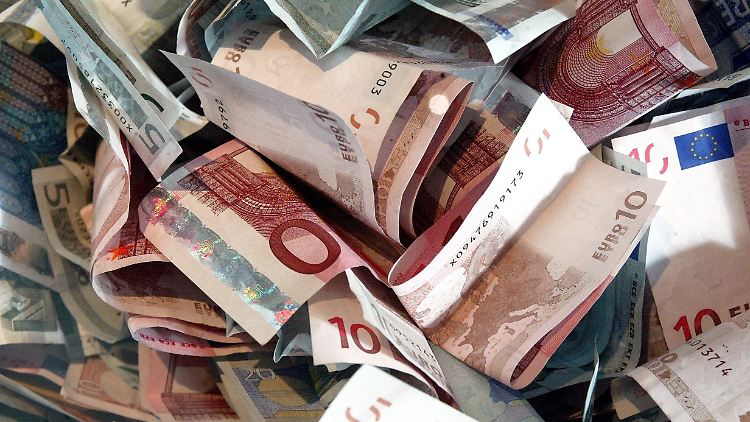 Sparen sieht anders aus: Der Staat profitiert derzeit vom konjunkturellen Aufschwung - und den niedrigen Zinsen.