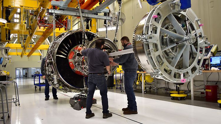GE will weiter Flugzeugturbinen bauen.