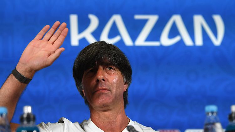 Lässt sich von engagierten Südkoreanern nicht blenden: Joachim Löw setzt auf einen Sieg seines Teams.