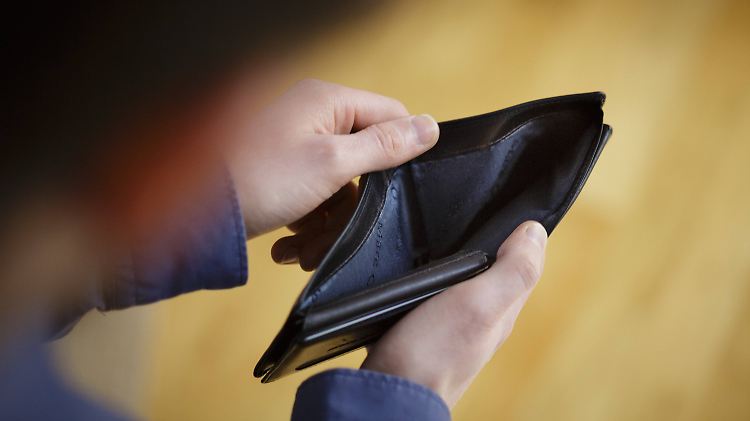 In Rheinland-Pfalz ist die finanzielle Last der überschuldeten Verbraucher besonders schwer.