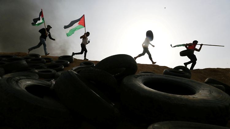 Demonstranten im Gazastreifen. Saudi-Arabien geht zunehmend auf Distanz zu den Palästinensern.