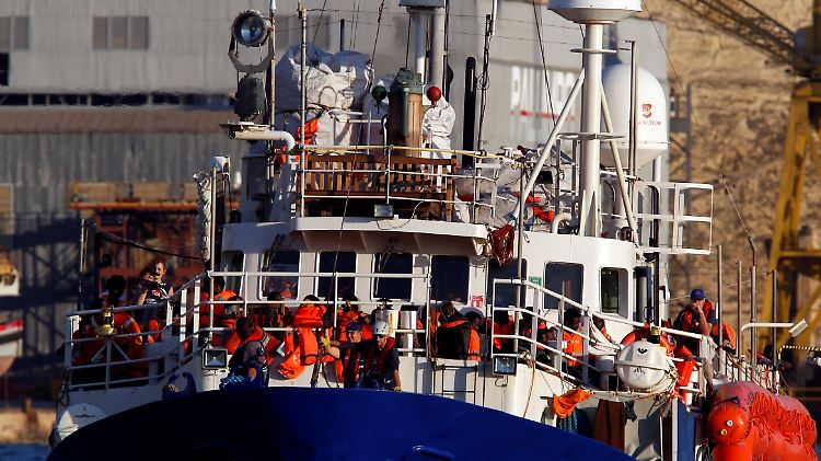 Die "Lifeline" ist in Senglea vor Maltas Hauptstadt Valetta angekommen.