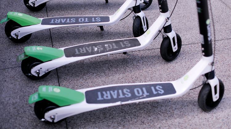 Wie einige Verleihsysteme für herkömmliche Fahrräder operieren auch Tretroller-Verleihe in den USA ohne feste Abhol- und Abgabestellen.