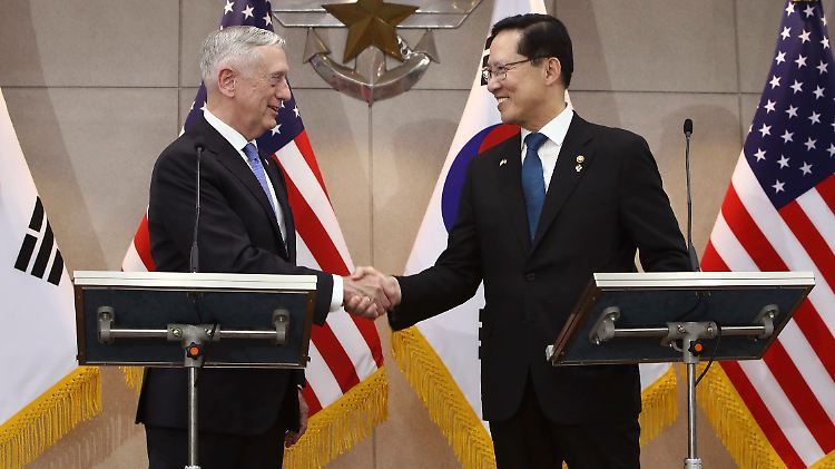 US-Verteidigungsminister James Mattis beruhigte seinen südkoreanischen Amtskollegen Song Young Moo.
