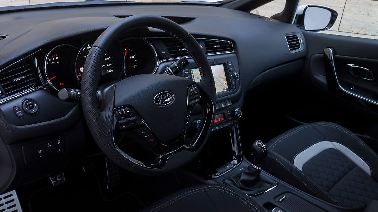 In den höheren Ausstattungsvarianten muss sich der Kia Ceed auch nicht hinter einem gleichaltrigen VW Golf verstecken.