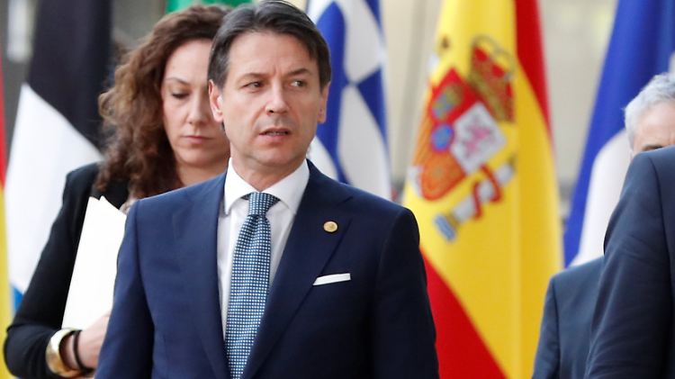 Italiens Ministerpräsident Conte droht mit Veto, falls seine Forderungen nicht erfüllt werden.