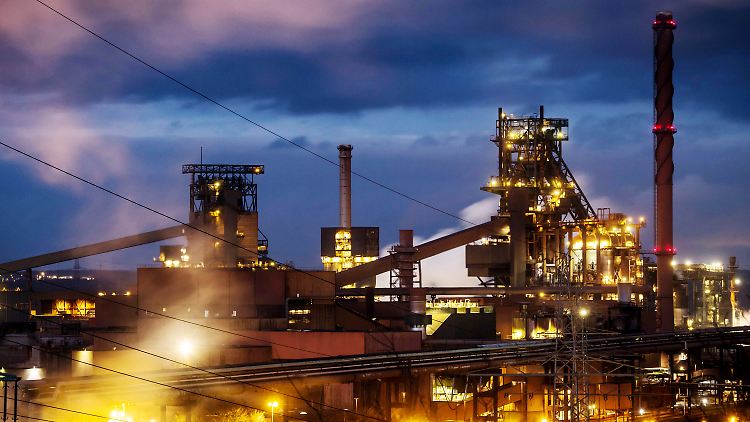Das Thyssenkrupp-Stahlwerk Schwelgern in Duisburg-Marxloh. 