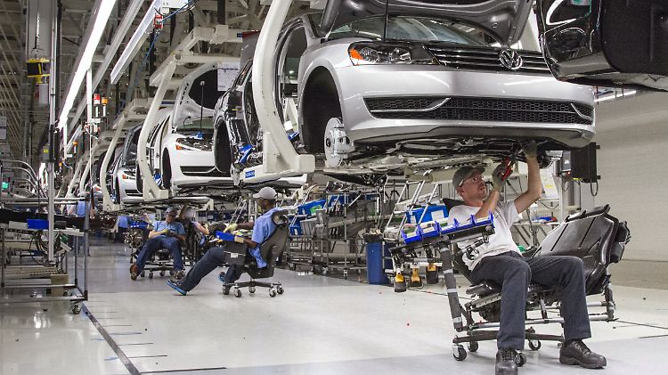 Angeblich wollte VW unter anderem das Management des Werks in Chatannooga in Tennessee "jünger und schlanker" machen.