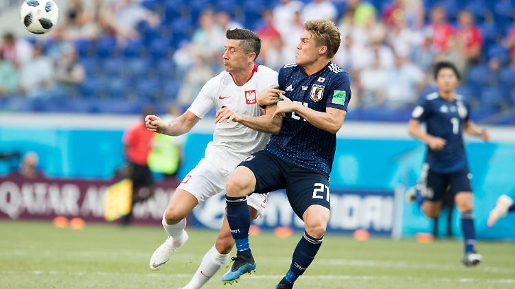 Bayerns Robert Lewandowski scheidet torlos aus, Hamburgs Gutoku Sakai darf immerhin im Achtelfinale nochmal ran.