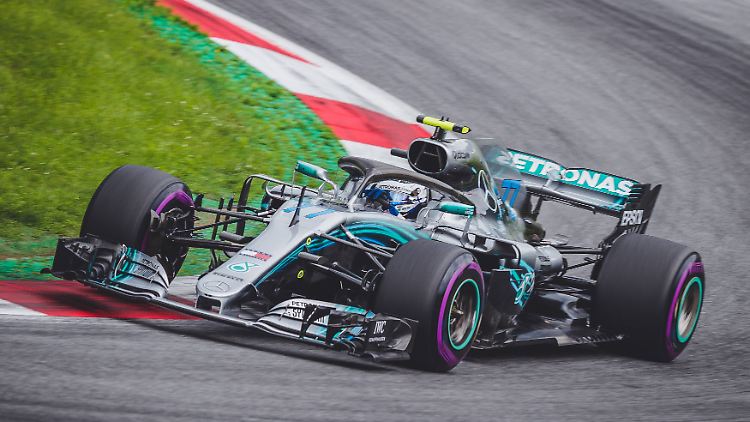 Bottas schiebt sich am Ende um 19 Tausendstel vor Teamkollege Hamilton.