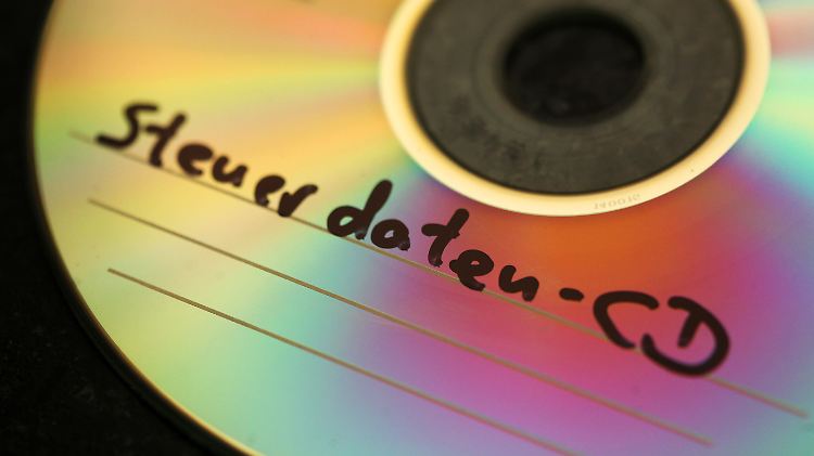 Als Beispiel für Behördenversagen nennt der Rechnungshof den Umgang mit "Steuer-CDs".