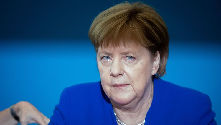 Nach einer kurzen Nacht: Angela Merkel im Konrad-Adenauer-Haus.