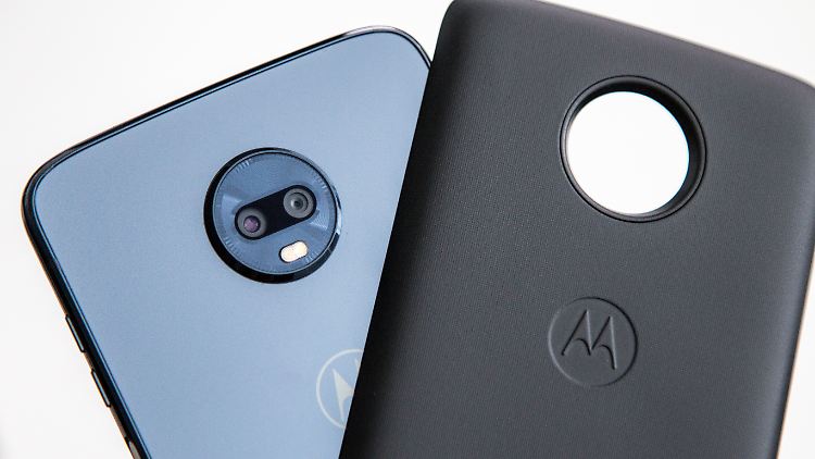 Motorola verkauft das Moto Z3 Play mit passendem Akku-Mod.