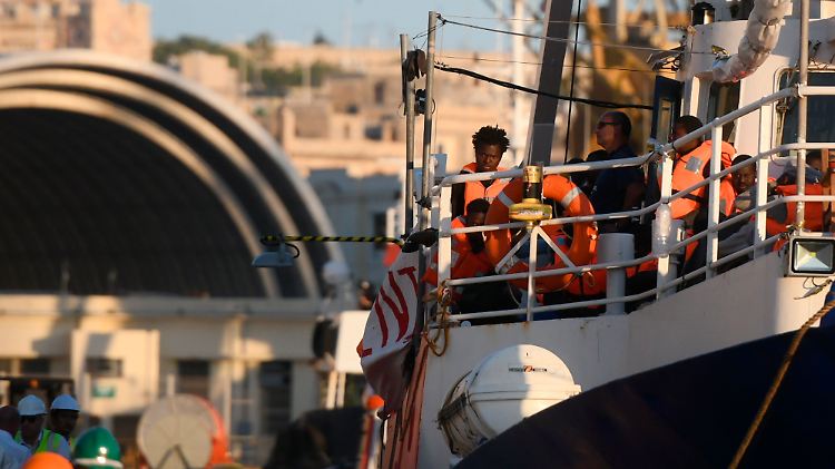 Vergangene Woche wurde bereits die "Lifeline", ebenfalls ein Rettungsschiff einer deutschen Hilfsorganisation, festgesetzt. 