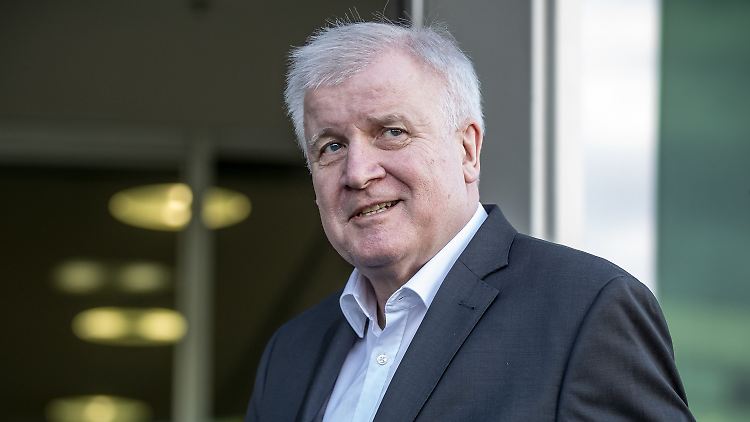 Horst Seehofer wollte nie der freundliche Dorfpolizist der multikulturellen Republik sein.