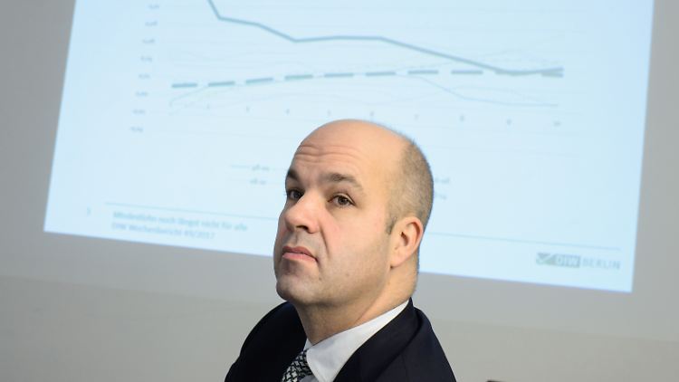 DIW-Präsident Marcel Fratzscher blickt seit dem Asylstreit besorgt auf die Wirtschaftsentwicklungen in Deutschland.