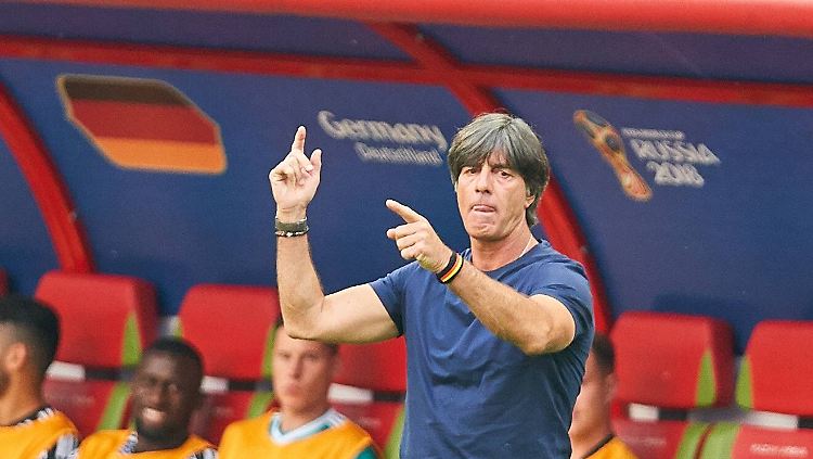 Gibt auch künftig die Anweisungen vor der deutschen Ersatzbank: Joachim Löw.