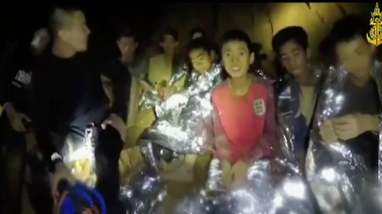 Den in der thailändischen Höhle Eingeschlossenen geht es den Umständen entsprechend gut, aber in die Freiheit können sie noch nicht.