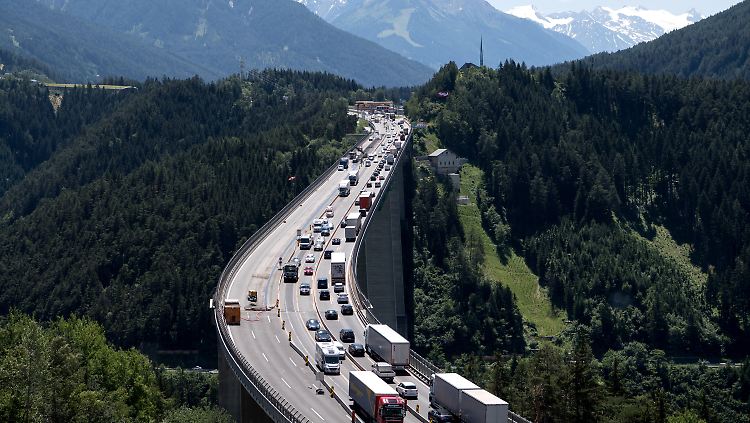 Die Europabrücke zwischen Patsch und Schönberg.