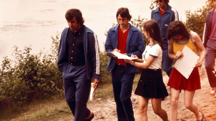 Oranje-Star Johan Cruyff ist während der WM 1974 viel beschäftigt.