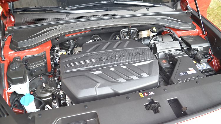 Der große 2,2-Liter-Diesel ist nicht neu, erfüllt aber die Euro 6d-Temp-Norm, die ab September 2019 verbindlich wird.