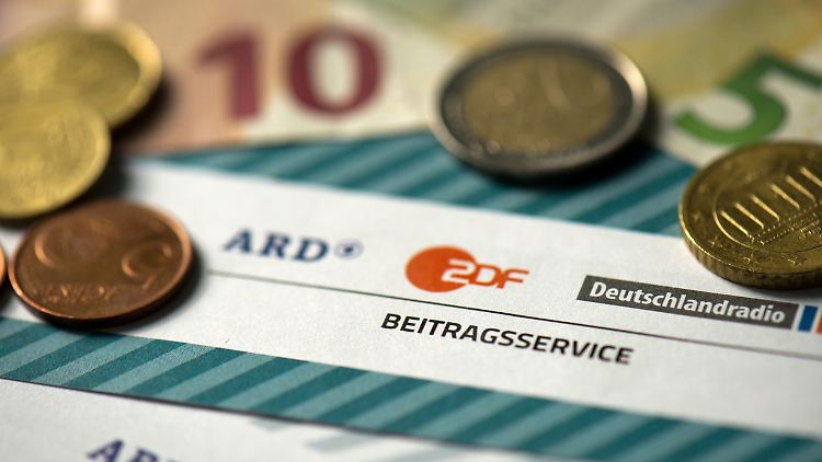 Mit immensen Mehrerträgen sei nicht zu rechnen, sagt der Chef des Beitragsservices, Stefan Wolf.