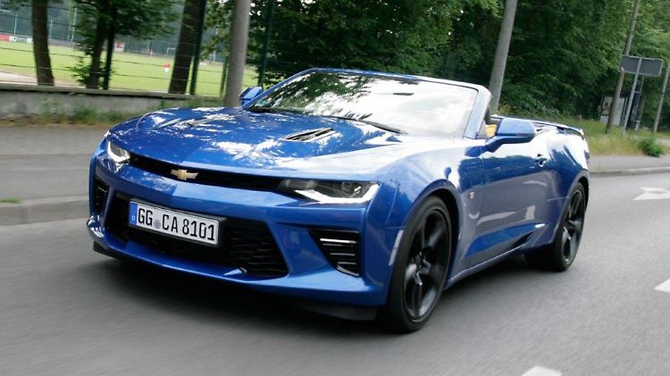 Aus 6,2 Litern Hubraum schöpft das Chevrolet Camaro Cabrio 453 PS.