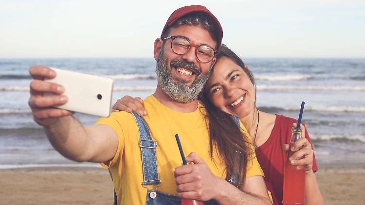 Im Urlaub das Instagram-Profil pimpen? Kein Problem - aber ein paar Fallstricke gibt's.