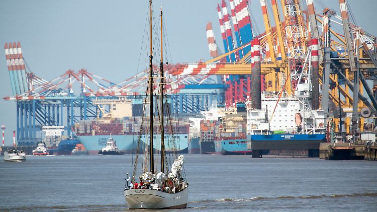 Das Segelschiff "Avontuur" transportiert zu wenig Ware, als dass die Reederei davon leben könnte. Dem Besitzer ist das egal.