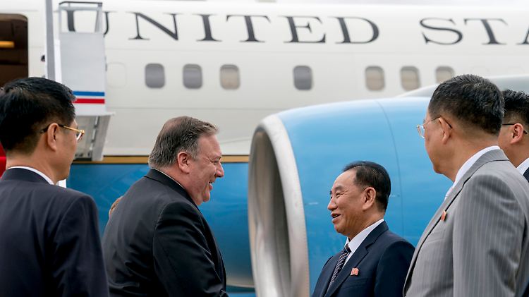 Pompeo wird am Flughafen von Kim Yong Chol begrüßt, einem Intimus von Machthaber Kim Jong Un.